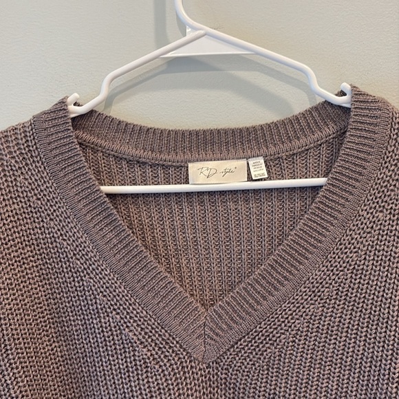 RD Style - Josslyn V Neck Sweater (from stitch fix). Size XL - Picture 7 of 14